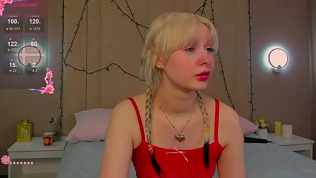 AdeleSilvy online show from March 13, 1:45 am