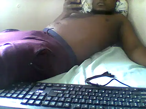 Snapshot of handsomeguy02 chatting on April 23, 9:52 am handsomeguy02 online show from April 23, 9:52 am