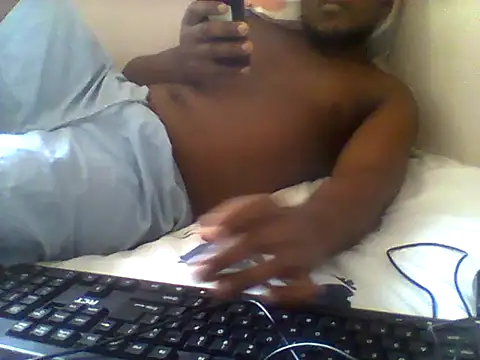 Snapshot of handsomeguy02 chatting on May 21, 10:55 am handsomeguy02 online show from May 21, 10:55 am
