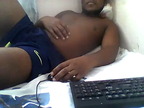 Snapshot of handsomeguy02 chatting on May 22, 12:44 pm handsomeguy02 online show from May 22, 12:44 pm