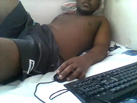 Snapshot of handsomeguy02 chatting on May 25, 12:22 pm handsomeguy02 online show from May 25, 12:22 pm