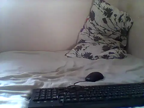 Snapshot of handsomeguy02 chatting on June 15, 1:13 pm handsomeguy02 online show from June 15, 1:13 pm