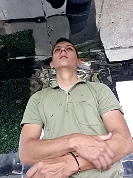 Snapshot of Andres_storm chatting on April 26, 9:34 pm Andres storm online show from April 26, 9:34 pm