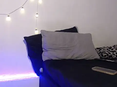 CherryH0ttie online show from April 21, 3:17 pm