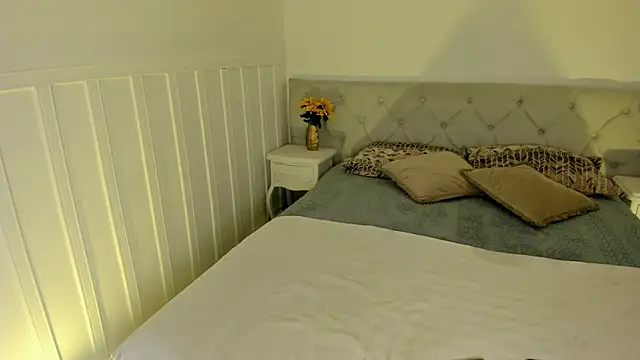 Little Lexyy online show from April 19, 5:18 am