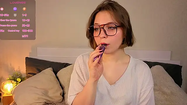 Next2Marie online show from April 10, 2:28 am