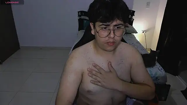 Snapshot of Dylan_cr chatting on March 27, 8:26 am Dylan cr online show from March 27, 8:26 am