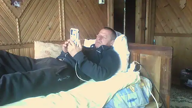 Snapshot of Ivan9iutt chatting on July 12, 7:32 am Ivan9iutt online show from July 12, 7:32 am