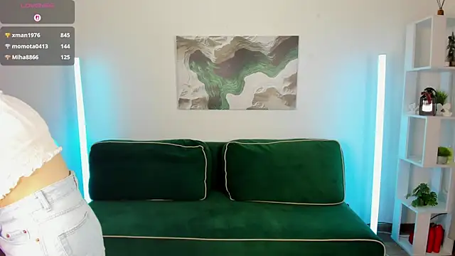 Snapshot of tracy_aw chatting on February 15, 7:51 am tracy aw online show from February 15, 7:51 am