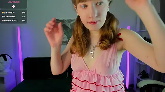 Snapshot of tracy_aw chatting on February 16, 7:48 am tracy aw online show from February 16, 7:48 am