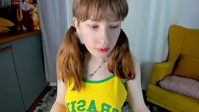 Snapshot of tracy_aw chatting on February 21, 6:58 am tracy aw online show from February 21, 6:58 am