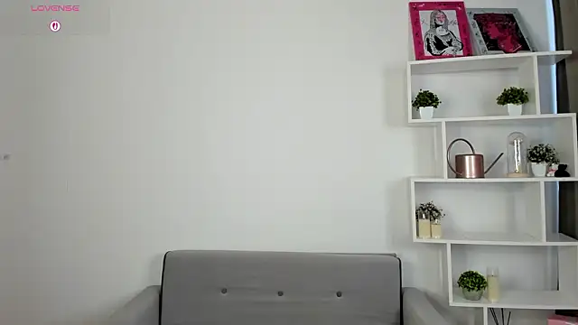 Snapshot of tracy_aw chatting on February 26, 6:01 am tracy aw online show from February 26, 6:01 am