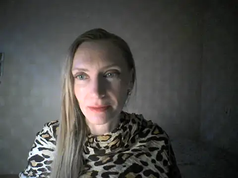 Snapshot of Averinona chatting on March 14, 4:12 pm Averinona online show from March 14, 4:12 pm