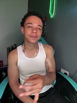 l-laross online show from June 17, 11:38 pm