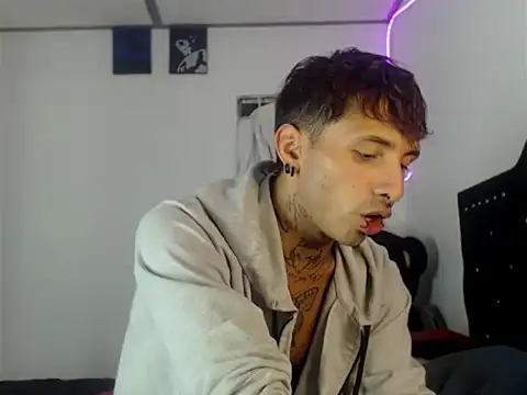 pol lu online show from January 17, 2:49 am