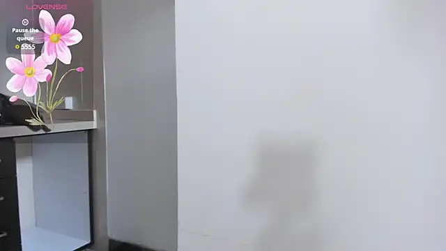 mia slora online show from April 17, 12:19 pm