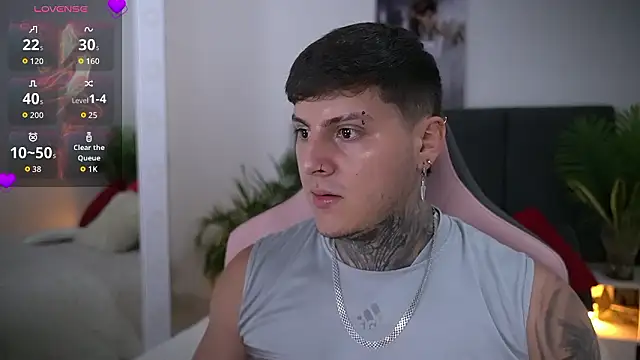 Snapshot of goldenatlasX chatting on February 3, 12:53 am goldenatlasX online show from February 3, 12:53 am