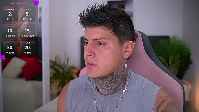 Snapshot of goldenatlasX chatting on February 15, 6:15 pm goldenatlasX online show from February 15, 6:15 pm