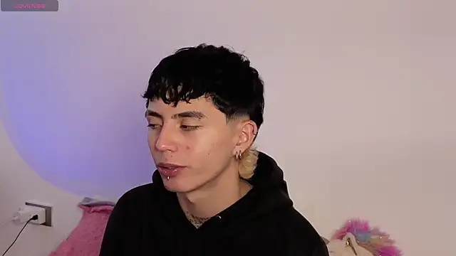 Maiky Cooper01 online show from March 21, 1:26 pm