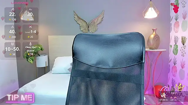 Snapshot of emma_hiltonn_ chatting on June 2, 7:27 pm emma hiltonn online show from June 2, 7:27 pm