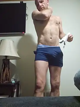 Snapshot of FrankieFuckMe chatting on June 2, 1:07 am FrankieFuckMe online show from June 2, 1:07 am