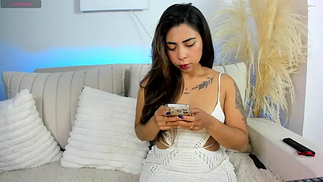 Snapshot of _Sweet_ary chatting on April 18, 12:58 am Sweet ary online show from April 18, 12:58 am