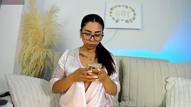 Snapshot of _Sweet_ary chatting on May 8, 11:10 pm Sweet ary online show from May 8, 11:10 pm