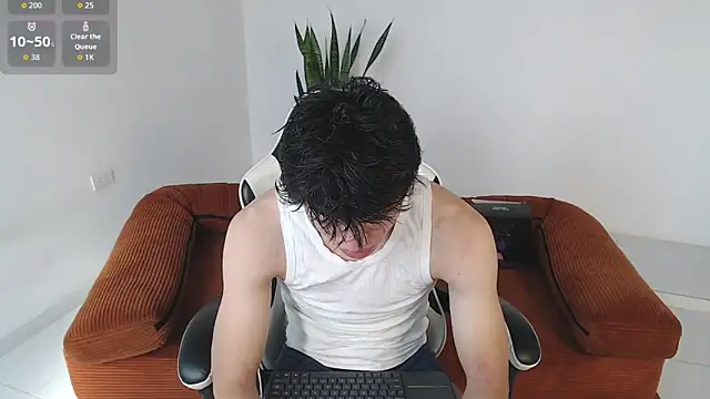 DarrenColleen online show from April 18, 1:26 pm