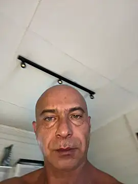 Snapshot of dogfrota chatting on March 8, 5:39 pm dogfrota online show from March 8, 5:39 pm