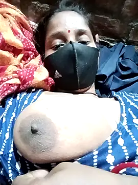 Snapshot of Shivanisingh4 chatting on April 24, 8:28 am Shivanisingh4 online show from April 24, 8:28 am