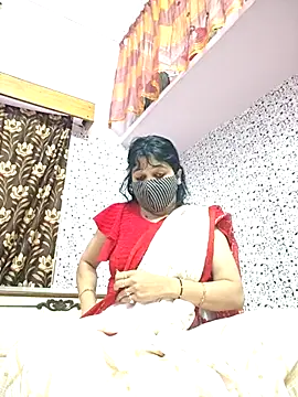 Priyaji7575 online show from February 11, 5:45 am