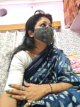 Priyaji7575 online show from February 18, 5:53 pm