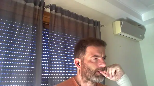 Snapshot of _grj1 chatting on May 21, 8:10 am grj1 online show from May 21, 8:10 am