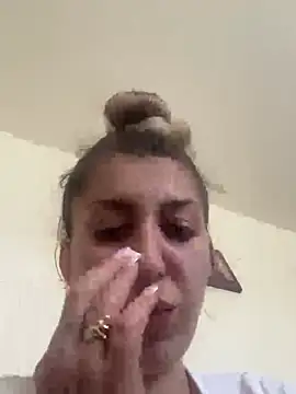 dalia0710 online show from April 16, 11:33 am