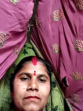 Hot di97 online show from February 20, 9:10 am