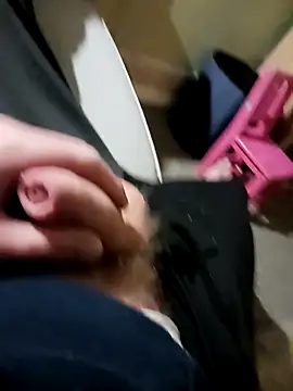 Hertsguy1984 online show from April 22, 11:17 pm