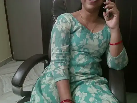 Snapshot of Adaa7 chatting on April 19, 8:24 am Adaa7 online show from April 19, 8:24 am