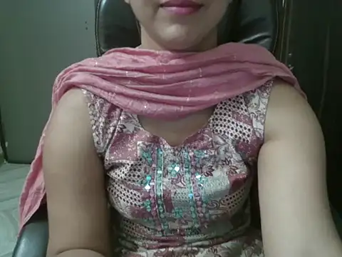 Snapshot of Adaa7 chatting on May 14, 3:19 pm Adaa7 online show from May 14, 3:19 pm