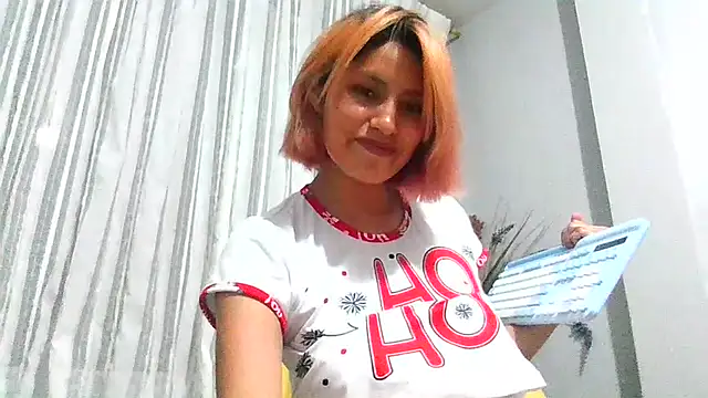 Snapshot of mindymiaw chatting on June 11, 3:37 am mindymiaw online show from June 11, 3:37 am