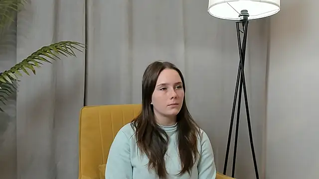 Snapshot of GenevieNyreen chatting on January 14, 10:10 am GenevieNyreen online show from January 14, 10:10 am