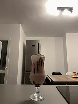 Missolevelvet online show from April 13, 6:24 pm