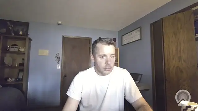 chrisw8140 online show from March 31, 4:29 pm