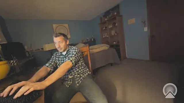 chrisw8140 online show from April 21, 4:41 am