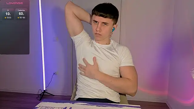 Snapshot of first_mark chatting on February 20, 5:46 pm first mark online show from February 20, 5:46 pm