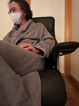 hiroshi-1964 online show from February 26, 3:00 pm