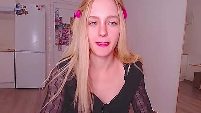 sailormoon666  online show from February 9, 3:32 am