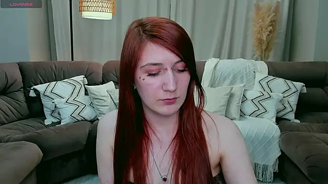 Polly Sweet online show from February 7, 6:55 pm