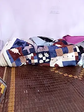 Phoebe-e online show from April 21, 7:36 am