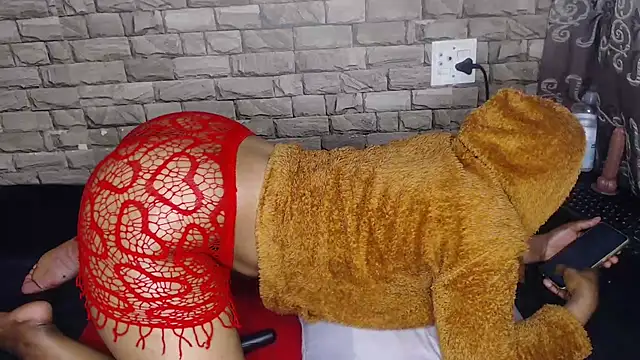 liztaylor online show from April 22, 6:31 pm