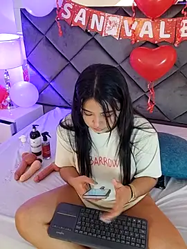 Snapshot of Lucia_fastcollins chatting on February 12, 1:06 pm Lucia fastcollins online show from February 12, 1:06 pm